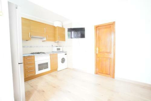 Apartment With Pool And Balcony In Quiet Area