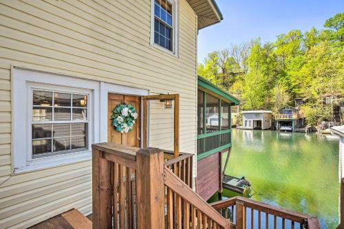 Charming Waterfront Cottage With Porch And Grill!