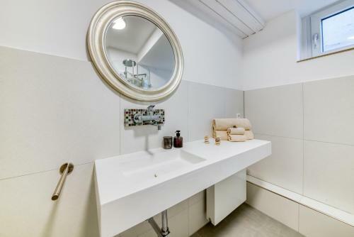 Apartment 26