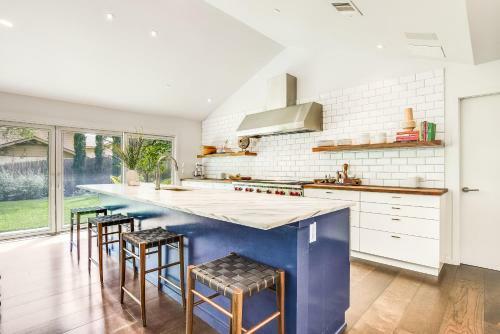 The Above Hidden Oaks Estate