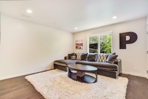 The Above Hidden Oaks Estate