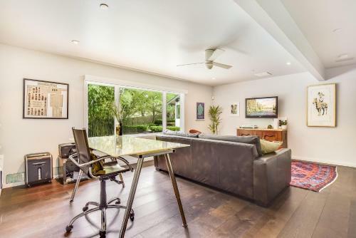 The Above Hidden Oaks Estate