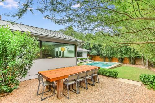 The Above Hidden Oaks Estate