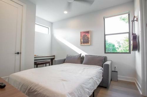 Chic Central Austin 2b House W/ Tesla Charger