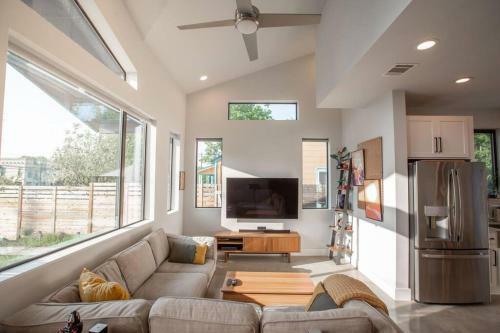 Chic Central Austin 2b House W/ Tesla Charger