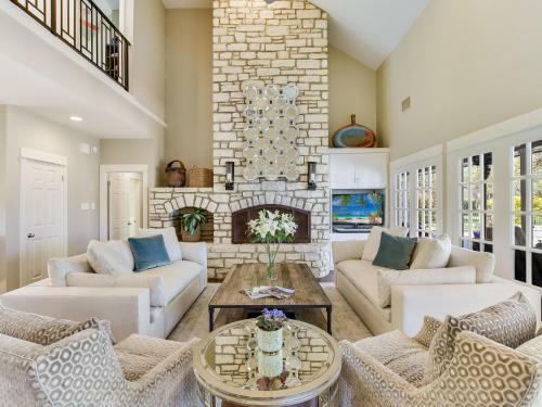 The Authentic Westlake Estate Austin