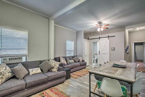 Boho Chic Dallas Duplex About 3 Mi To Downtown!