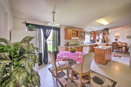 Quitman Home With Covered Deck And Lake Access!