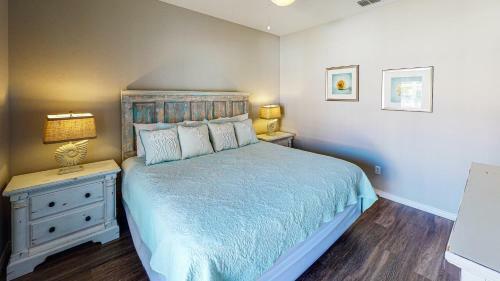 Villa Bc403 Fabulous Townhome With Beach Decor, Shared Heated Pool, Garage Access