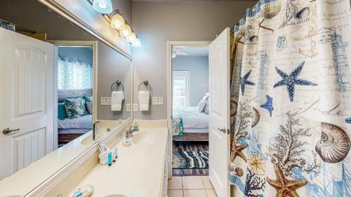 Villa Mc16 Multi-level Condo, Shared Pool & Hot Tub, Close To Beach
