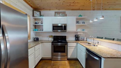 Villa Tc703 Newly Decorated Townhome, Shared Pool, In Town, Close To Beach