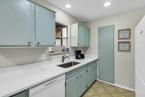Northside Hideaway- Both Units- Mins To Ut Hospital