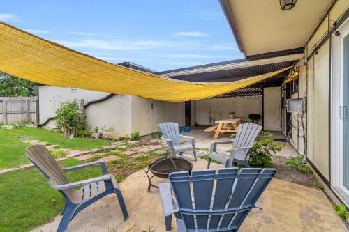 Northside Hideaway- Both Units- Mins To Ut Hospital