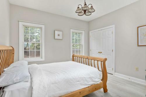 Villa Stunning Former Winery With Pool And Mtn Views!