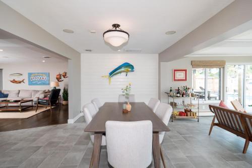 Absalom Cove Home