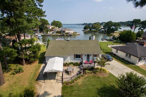 Absalom Cove Home