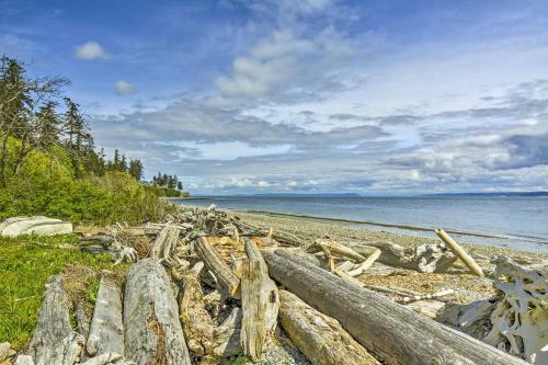 Seaside Property With Fire Pit, Steps To Beach!