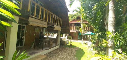 Hotel Alumbung Cottages