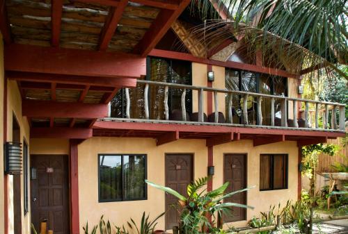 Hotel Oasis Beach And Dive Resort