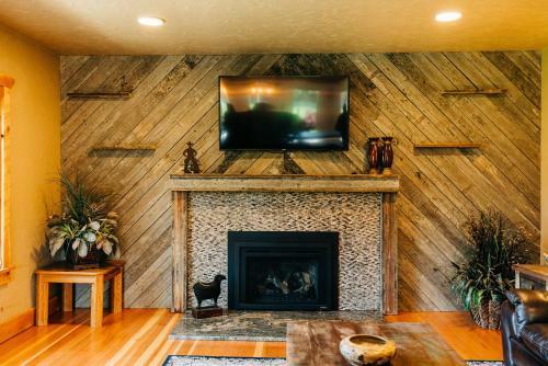 Maverick Log Home Deluxe Retreat