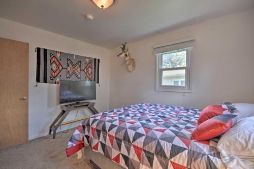 Cozy Sheridan Abode Near Parks And Restaurants!