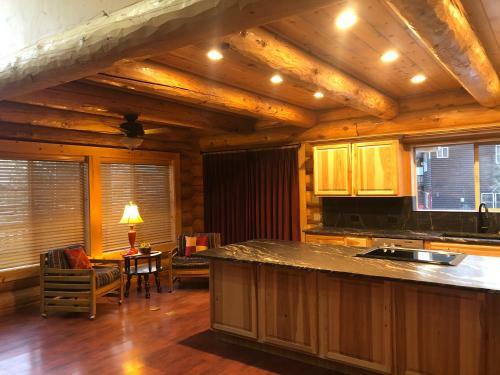 Duck Creek Village Chalet