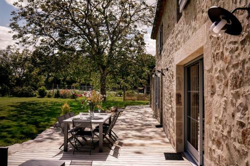 Proche Puydufou - Gite Maison La Rouli�re