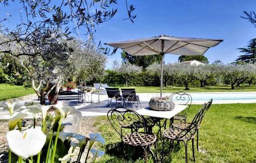 Amazing Home In Tarascon With 3 Bedrooms