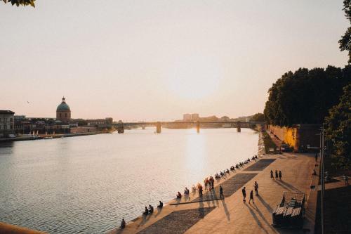 Toulouse Centre Superb Apartment With Parking