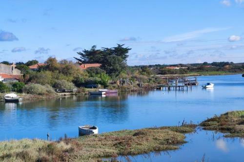 Maisonnette � Brem Sur Mer 4 Pers