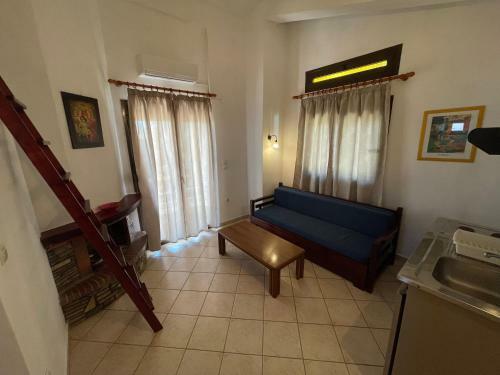 Hostal Galazia Akti Seaside Apartments