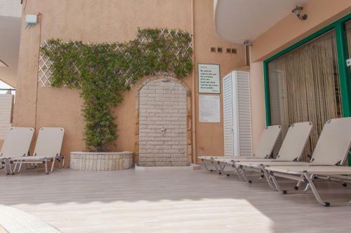 Konstantinos Hotel & Apartments I