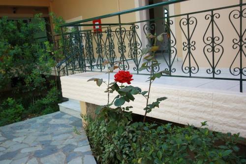 Konstantinos Hotel & Apartments I