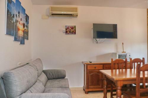 Bungalow La Roa Con Piscina Comunitaria Y Privada