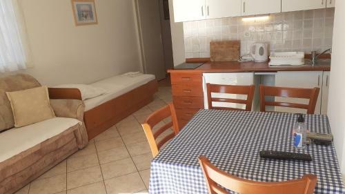 Apartments Dobri - 500m From Beach