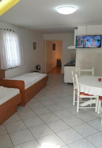 Apartments Dobri - 500m From Beach