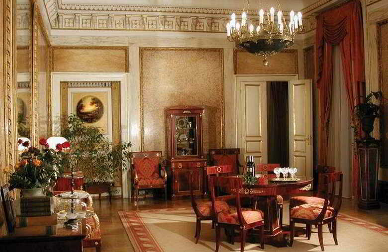 Grand Hotel