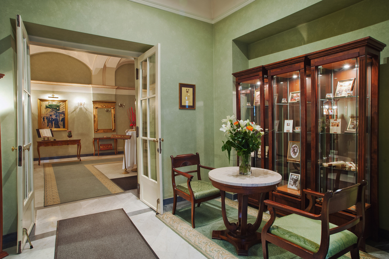 Grand Hotel