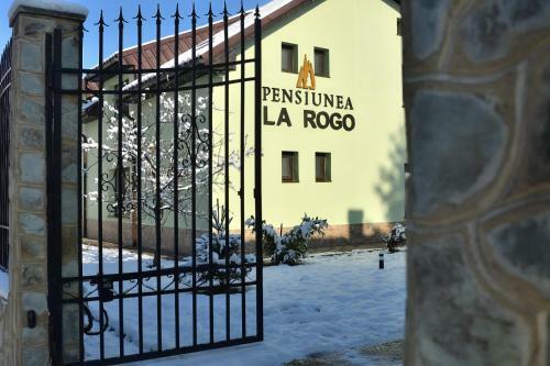 Hostal Pensiunea La Rogo