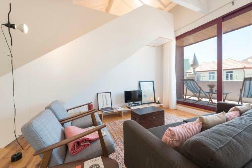 Lovelystay - Top Floor Balcony Apartment