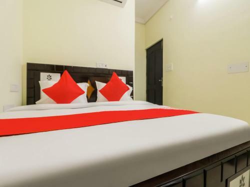 Hotel Oyo 77846 The Golden Bridge