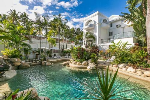 Belle Escapes - Poolside Apartment Alamanda Beachfront Resort "77"