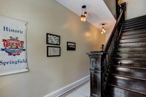 Jbh 115 W 2nd Apt #2