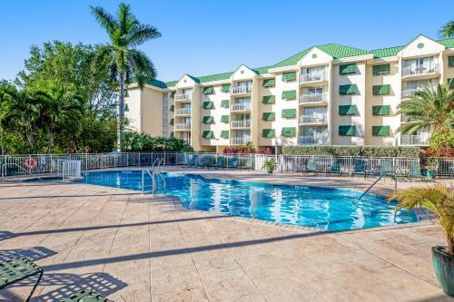 Sunrise Suites - Butterfly Nest #107