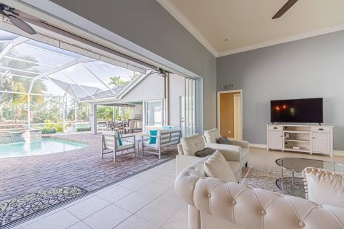 Briarwood-1064 Tivoli Dr