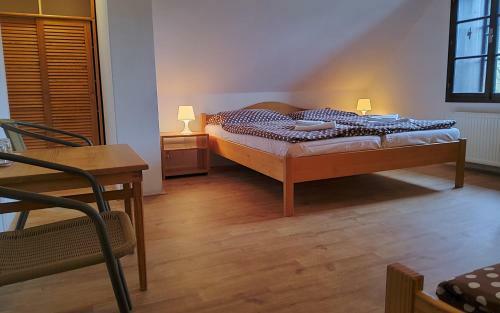 Hostal Baur? Dv?r