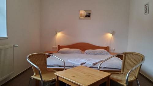 Hostal Baur? Dv?r