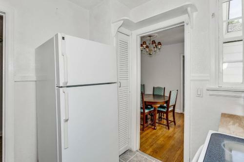 Miss Ginger's East Hill Cottage