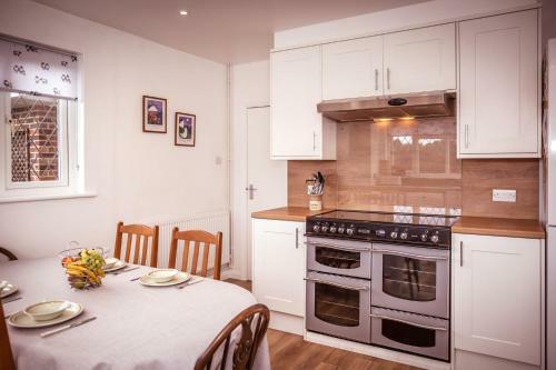 Green Pastures Cottage In South Downs