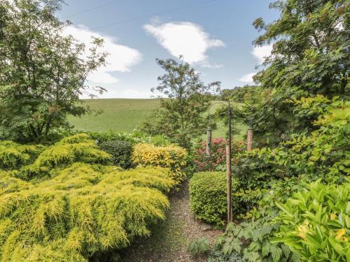 Near Bank Cottage